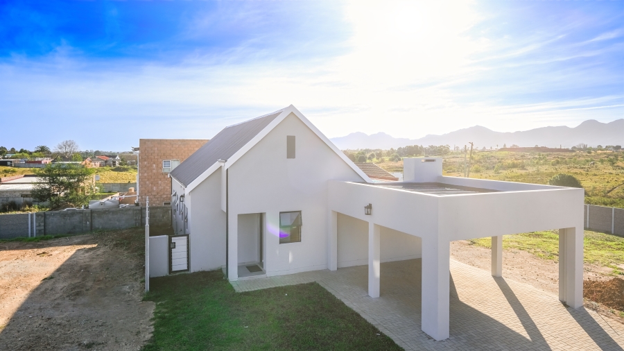 3 Bedroom Property for Sale in Pacaltsdorp Western Cape